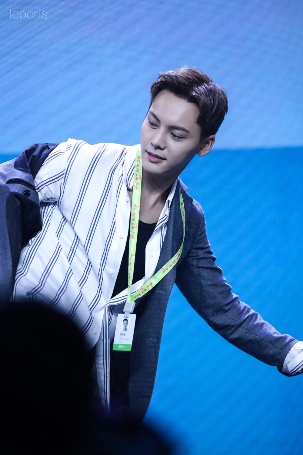 【陈伟霆 William Chan 爱奇艺VIP会员代言人】180713 爱奇艺VIP会员专属见面会 1705 x 2555 px (图源: 微博@天兔_Leporis陈伟霆图博 weibo.com/3749568271/GpUEF9Gua) 