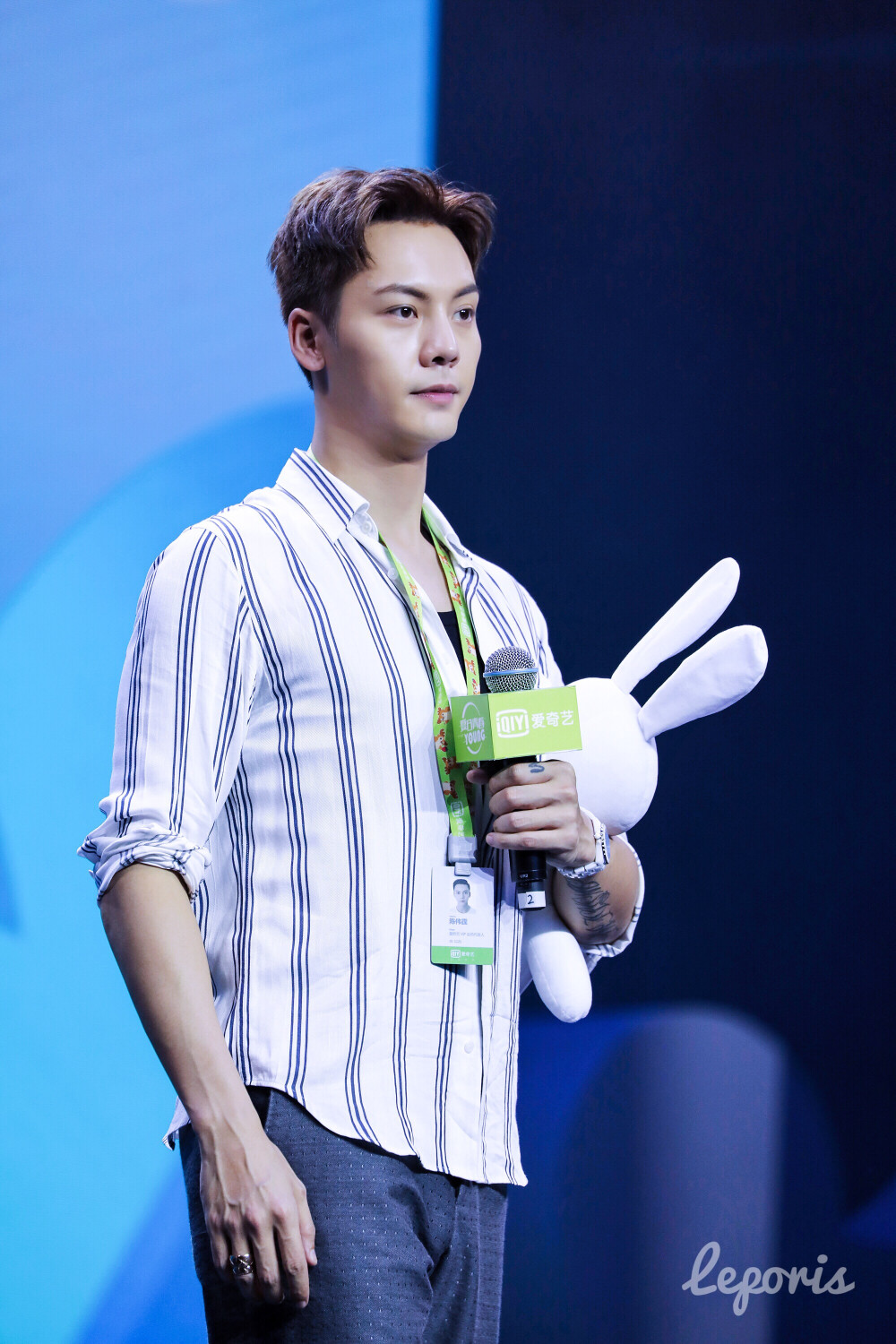 【陈伟霆 William Chan 爱奇艺VIP会员代言人】180713 爱奇艺VIP会员专属见面会 2000 x 3000 px (图源: 微博@天兔_Leporis陈伟霆图博 weibo.com/3749568271/Gq2Wd2Amz) 