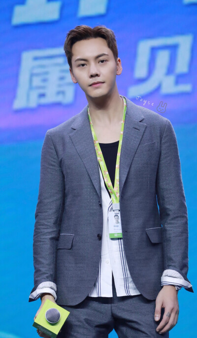 【陈伟霆 William Chan 爱奇艺VIP会员代言人】180713 爱奇艺VIP会员专属见面会 960 x 1648 px (图源: 微博@joycelelejoy很等等 weibo.com/6312971464/GpWbToYiV) 