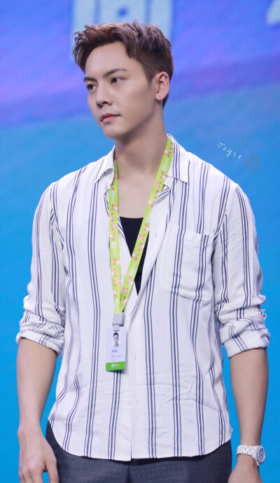 【陈伟霆 William Chan 爱奇艺VIP会员代言人】180713 爱奇艺VIP会员专属见面会 960 x 1653 px (图源: 微博@joycelelejoy很等等 weibo.com/6312971464/GpX5ntsfK) 