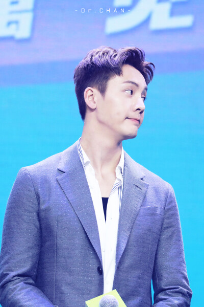 【陈伟霆 William Chan 爱奇艺VIP会员代言人】180713 爱奇艺VIP会员专属见面会 2000 x 3001 px (图源: 微博@陈医生黄绿红 weibo.com/5668620910/GpQPgqQH2) 