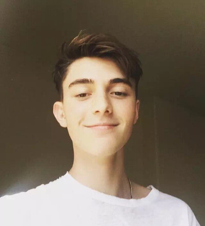 Greyson Chance 灰森