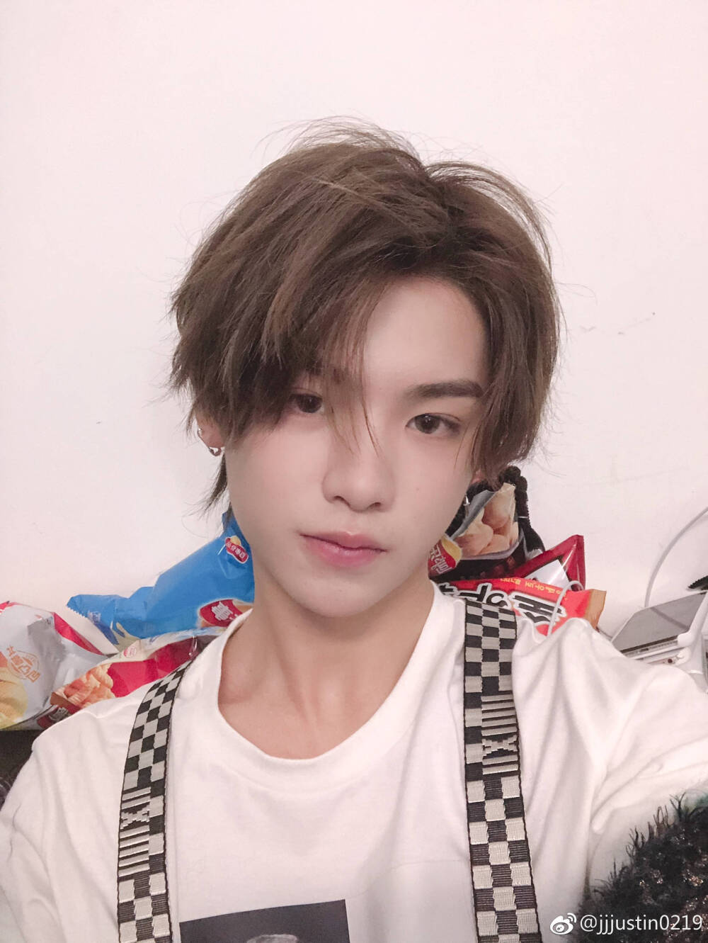 黄明昊 justin