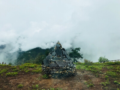 稻城亚丁 旅拍 风景
你们只看到了无比美丽的风景，可你却不知道想看到这风景，背后的艰辛。—我的18岁