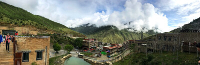 稻城亚丁 旅拍 风景
你们只看到了无比美丽的风景，可你却不知道想看到这风景，背后的艰辛。—我的18岁