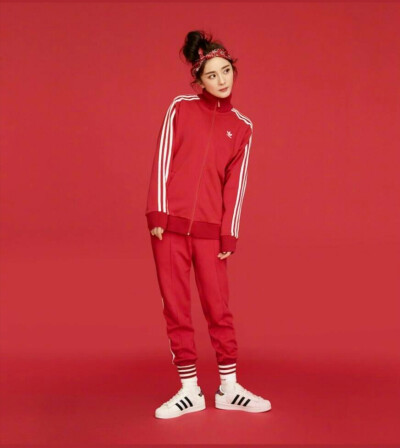 杨幂美图写真高清无水印壁纸 时尚穿搭摄影 Adidas代言宣传