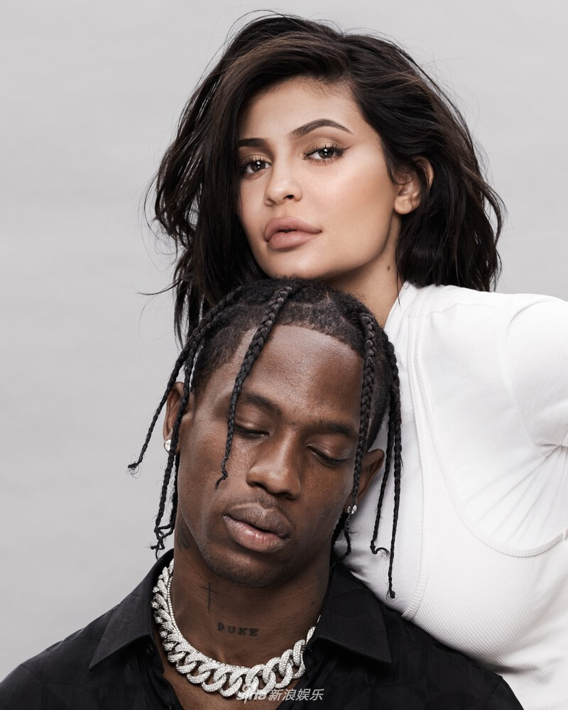 金小妹Kylie Jenner 与嘻哈歌手男友Travis Scott登上杂志封面