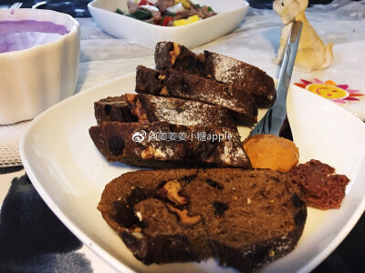 #美食每刻#周五，早上好！今日早餐：沙拉，核桃欧包，牛奶紫薯露
#哲人说：所有伟大的成就在它开始时都不过是一个想法罢了——不过是一个想法！#