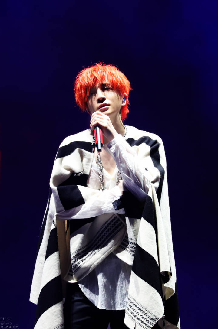 2018摩天大楼演唱会
薛之谦