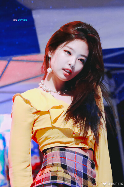 Jennie，CR.logo