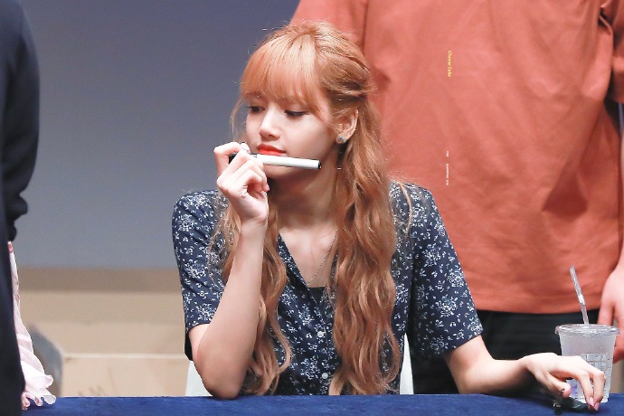 180701 新村签售会 LISA