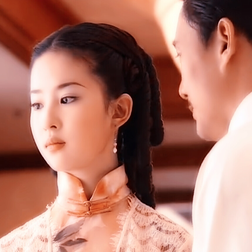 刘亦菲 白秀珠 2003电视剧《金粉世家》
#我的妹妹一点也不可爱# 为什么我的妹妹老是跟我生气，是我的脸不够帅还是money不够多？ 求助.jpg @刘亦菲 ​​
图文by白雄起