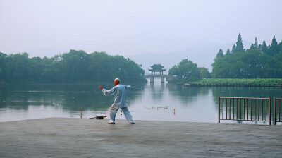 跟有情人做快乐事