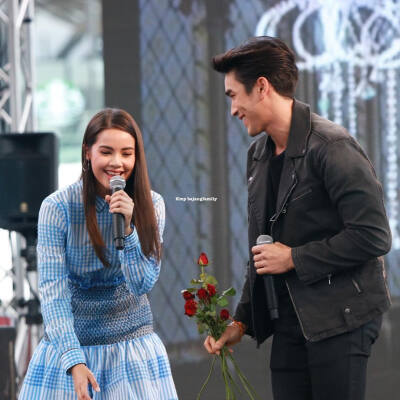 Yaya Urassaya Sperbund-Barry Nadech Kugimiya/naya