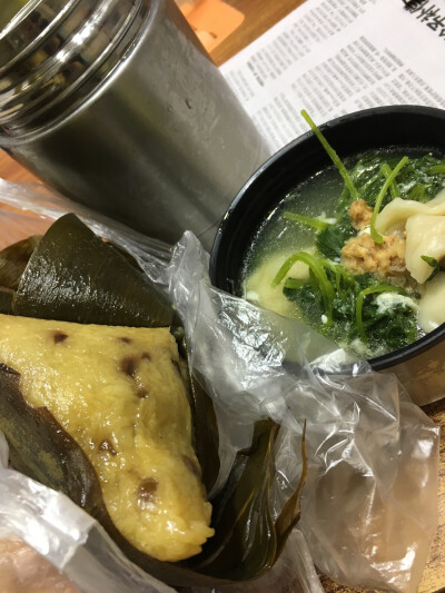 7.18早餐，粽子加益母草汤