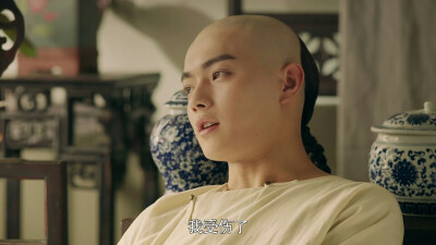 即使我知道你是在骗我的
我还是记住了你对我展露的每一个微笑