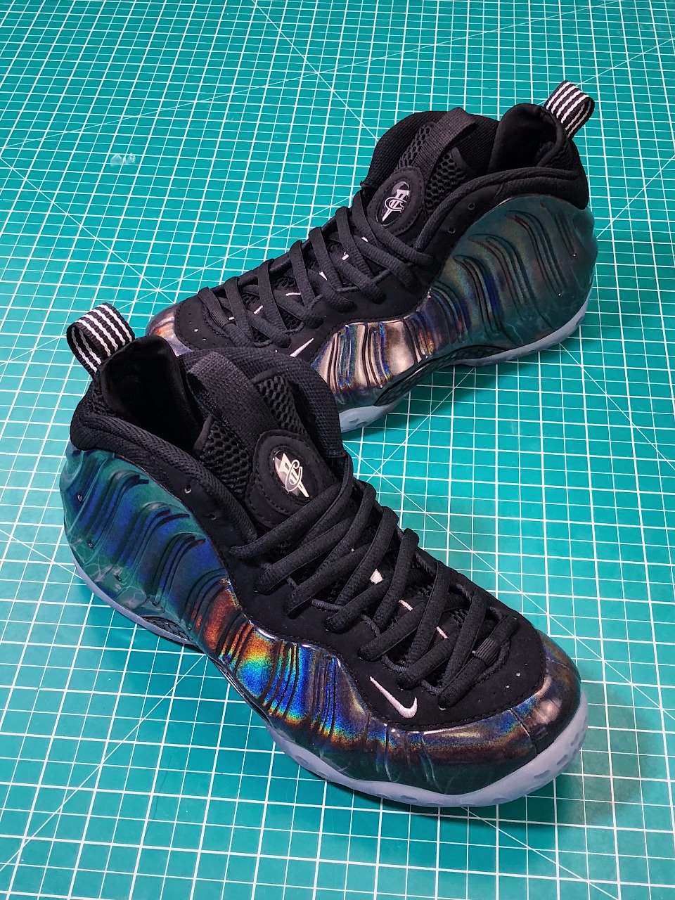 特价 980
篮球鞋系列
真标带半码实战真碳板（偏小半码！）
耐克 Nike Air Foamposite One Fruity Pebble 伯爵喷 七彩喷 314996-900
尺码：38 38.5 39 40 40.5 41 42 42.5 43 44 44.5 45 46