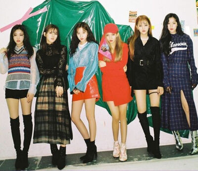 (G)I-DLE
赵美延(MIYEON)、MINNIE、徐穗珍(SOOJIN)、全昭妍(SOYEON)、宋雨琦(YUQI)、叶舒华(SHUHUA)