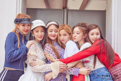 (G)I-DLE
赵美延(MIYEON)、MINNIE、徐穗珍(SOOJIN)、全昭妍(SOYEON)、宋雨琦(YUQI)、叶舒华(SHUHUA)