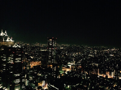 东京市政府 都厅展望台夜景 既然就住在对面当然要去看啊～