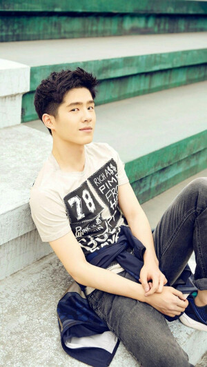 刘昊然小哥哥☆