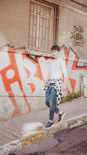 刘昊然小哥哥☆