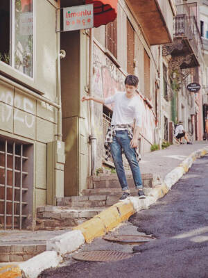 刘昊然小哥哥☆