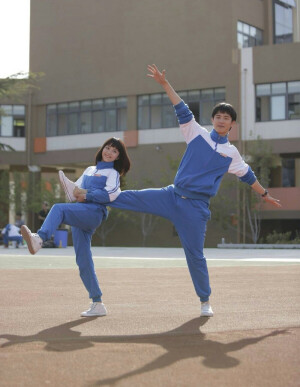 刘昊然小哥哥☆