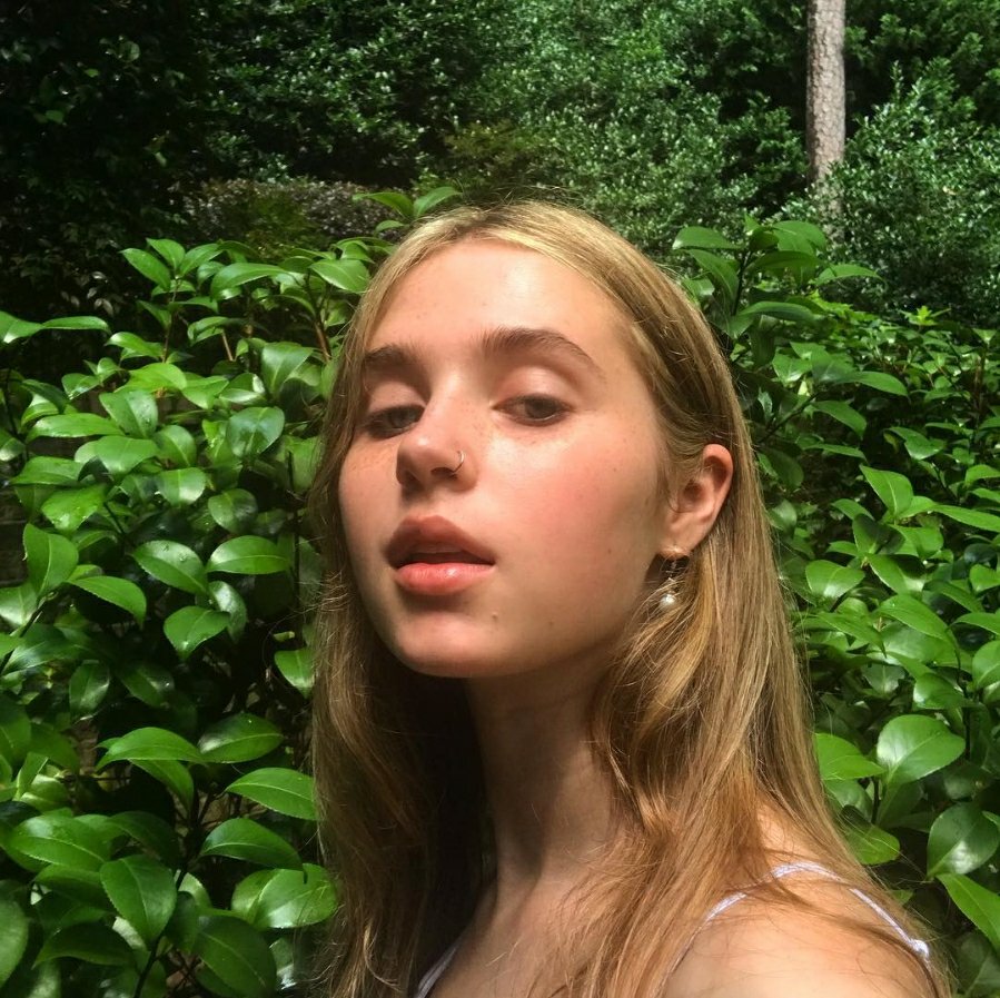 Clairo
