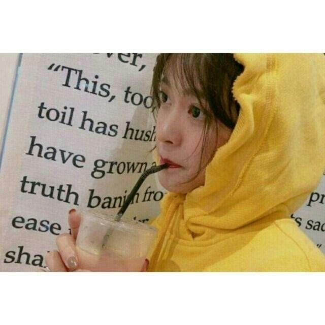 ♡♡♡
人生就是一场
无法回放的黑白电影
有些事不管你如何努力
回不去就是回不去了 就算真的回去了
你也会发现 一切已经面目全非
唯一能回去的 只是存于心底的记忆 ​​​