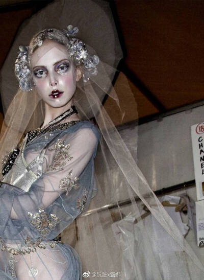 Ghost brides at john galliano f/w ​​​