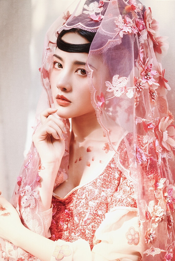 陌上看花，独绣疏影 摄影:霸道总裁小叮当