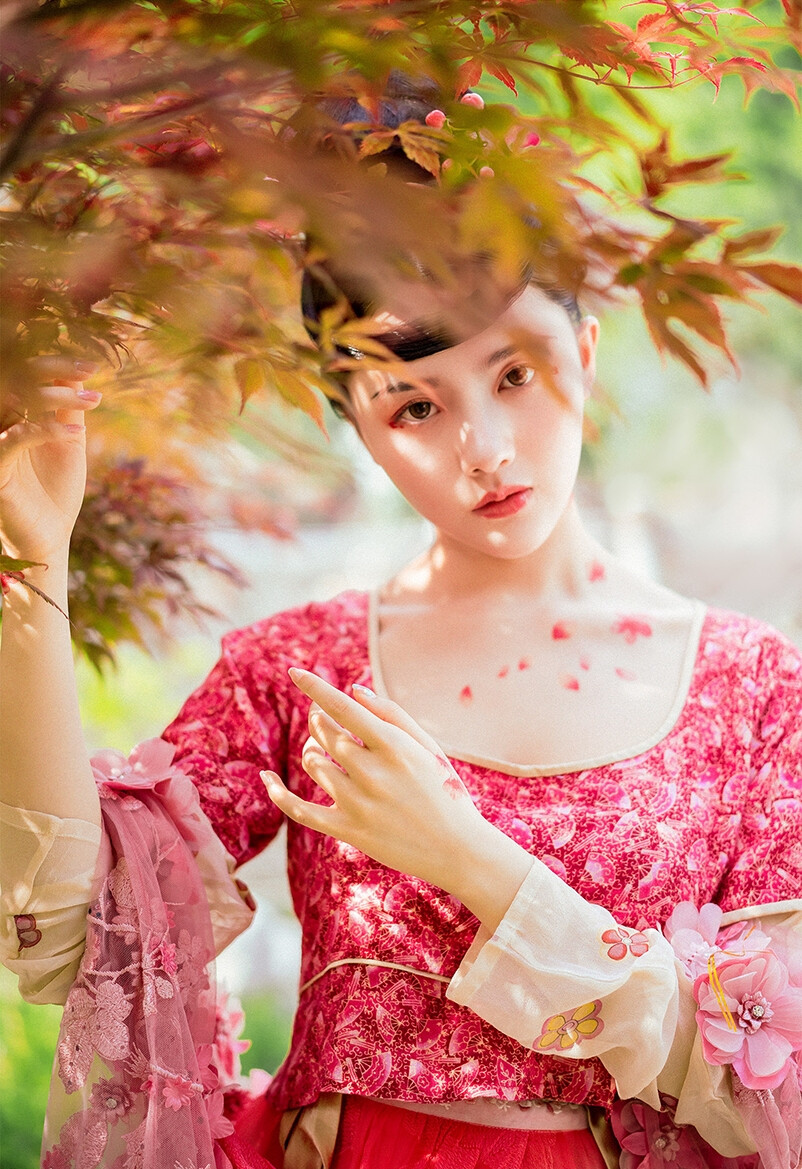 陌上看花，独绣疏影 摄影:霸道总裁小叮当