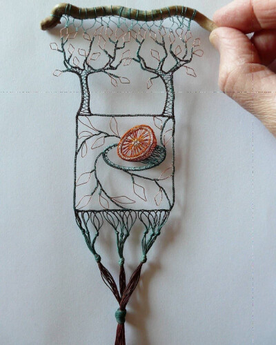 匈牙利艺术家agnesherczeg_lace的彩色蕾丝和木头作品