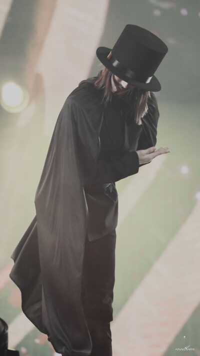 小腮红，绝了
cr:Rosethron｜蔡徐坤