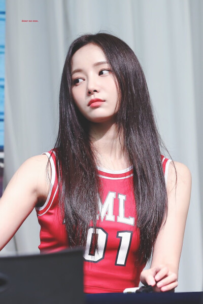 MOMOLAND 妍雨