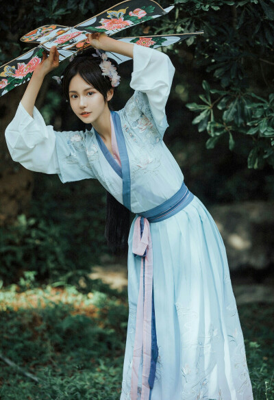 汉服 @疯子Charles @钟灵记汉服