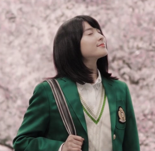 #日系#头像#树深时雾起，海深时浪涌，梦醒时夜续，不见鹿，不见鲸，也不见你。