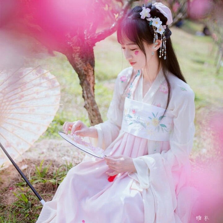 古风真人 壁纸 女生头像 女头 小清新 虐心 唯美 高清 意境 古风 古风头像 自截图片 二转注明出处