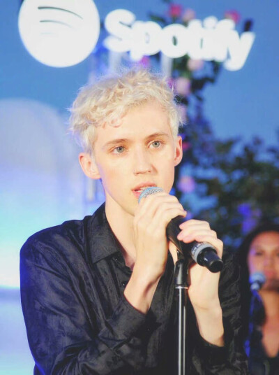 troye sivan