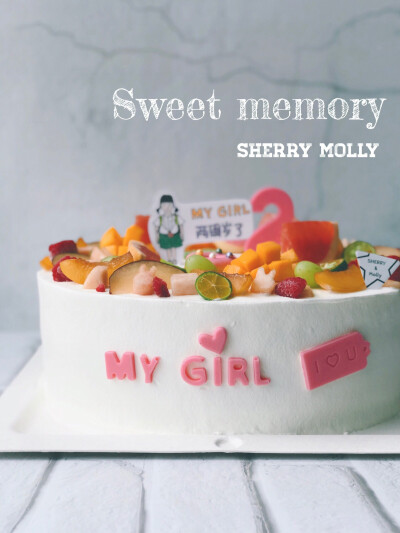 #SHERRY Molly家の下午茶#—『原味木糖醇大cake』麻麻给女儿订的2周岁生日cake呢～色彩缤纷的水果装饰 还有甜甜圈和巧克力喔‍♀️可爱的小朋友呀 以后的日子有这么温暖贴心的麻麻陪伴着 会很幸福呢～