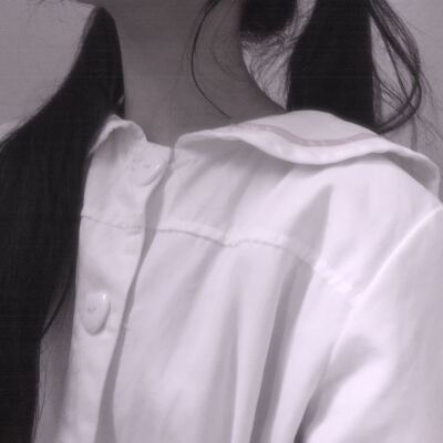 我连魂魄都是黑的，唯独心尖上一点干干净净地放着你