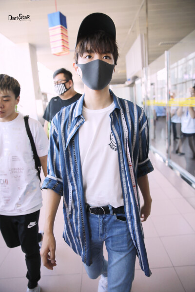 王俊凯×2018.07.29 延吉—北京×cr：logo