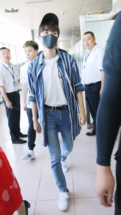 王俊凯×2018.07.29 延吉—北京×cr：logo