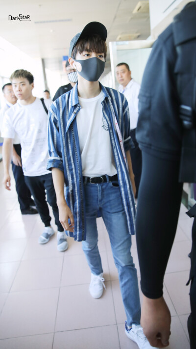 王俊凯×2018.07.29 延吉—北京×cr：logo