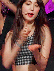 金敏炅。搞事天团0205半年庆快乐。