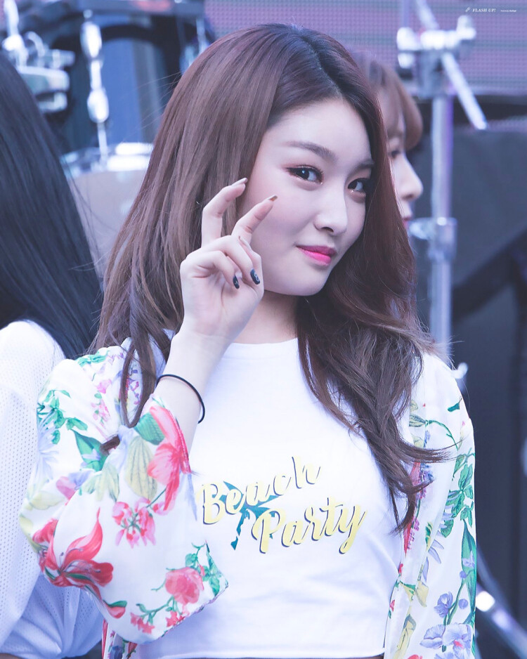 金请夏
Chung Ha
酒儿
