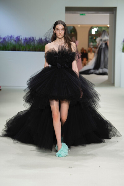 意大利设计师品牌 Giambattista Valli 2018 秋冬高级定制