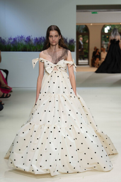 意大利设计师品牌 Giambattista Valli 2018 秋冬高级定制