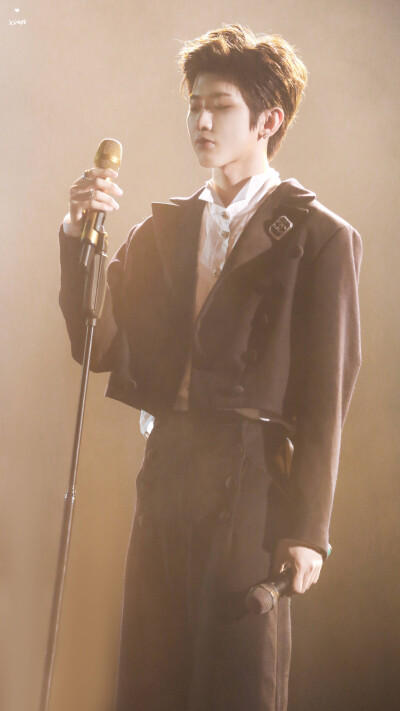 蔡徐坤(˶‾᷄⁻̫‾᷅˵)